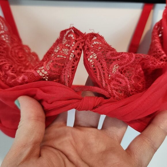 Vintage Victoria's Secret VERY SEXY Sheer Lace Twist‎ Front Push Up Bra RED 36D - Picture 4 of 10